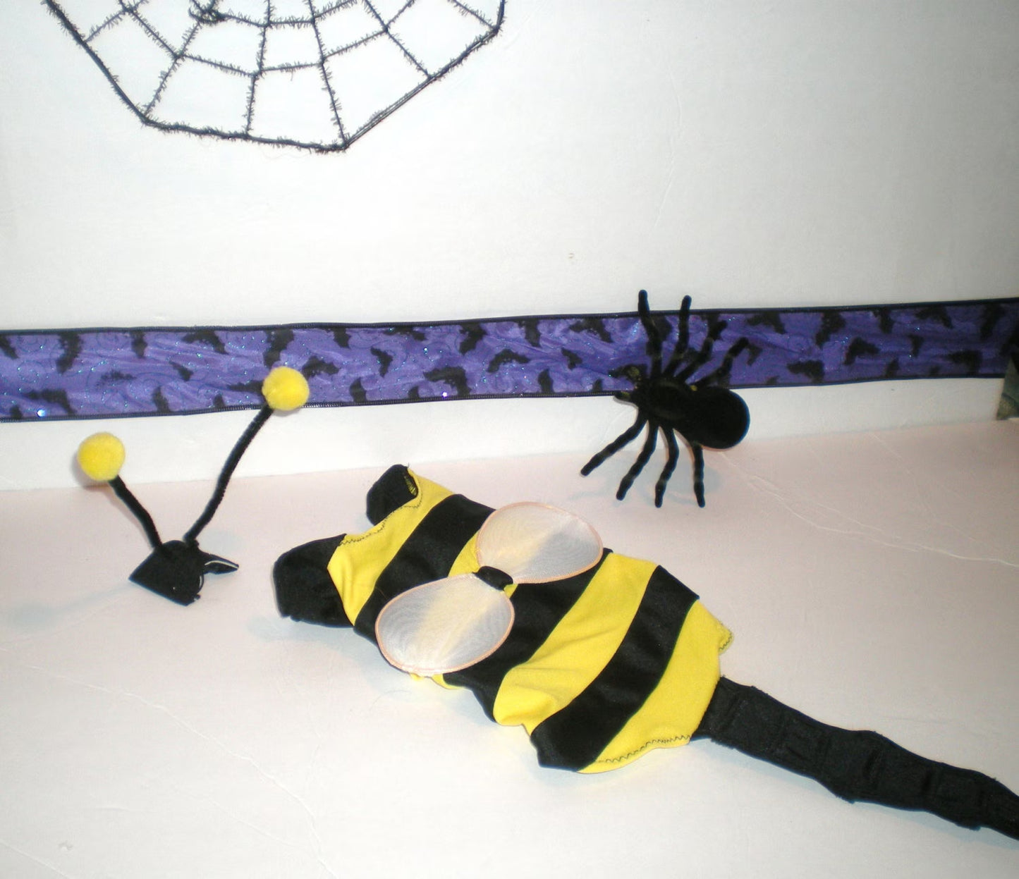 DOG COSTUME. "Bumble Bee" Dog Costume, Halloween for Pets,